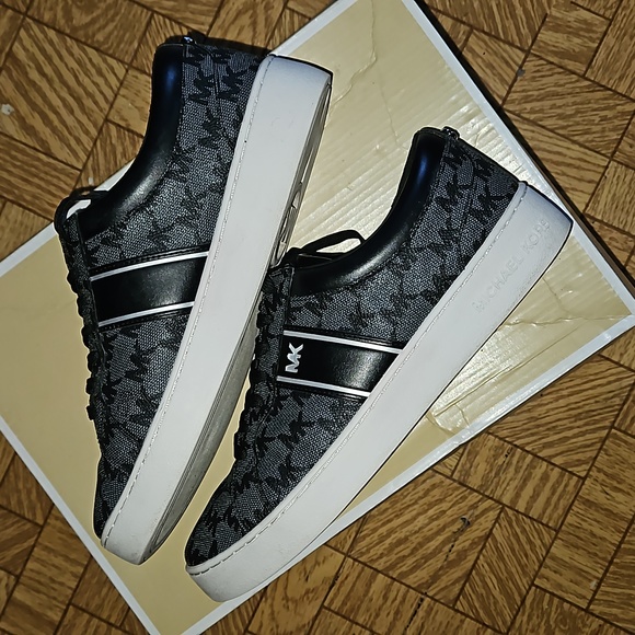 Michael Kors Juno Stripe Lace Up Sneakers - Picture 5 of 8